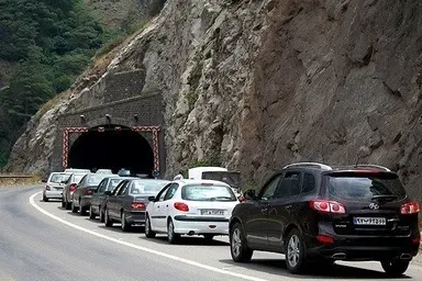 ترافیک در جاده چالوس محور کندوان و آزادراه تهران شمال سنگین است
