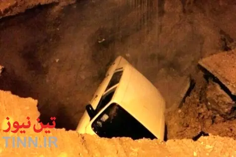 گزارش تصویری / فرو رفتن خودروها در خیابان های کرمان!