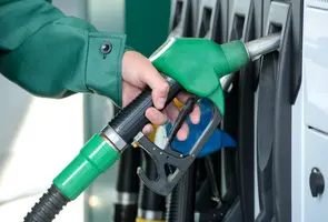 بنزین و گازوئیل سال 1405 گران نمی شود 