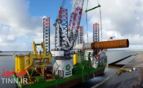 First monopile loaded onto sea - going vessel at Europoort