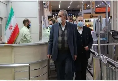 بازدید وزیر بهداشت از نحوه غربالگری مسافران در فرودگاه امام(ره)