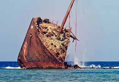 UK MCA informs of wreck and salvage law
