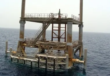 دو روایت از صفر شدن ذخایر نفتی روی آب ایران
