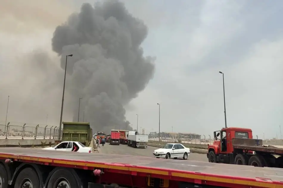 چند احتمال درباره دلایل آتش سوزی و انفجار مهیب در بندر شهید رجایی/ داخل کانتینرها چه بود؟