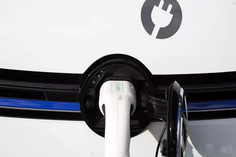 UK Proposes Equipping Every New Home for Electric-Car Charging