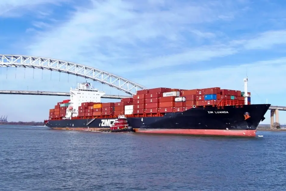 Shipping could benefit from increased world trade between East and West