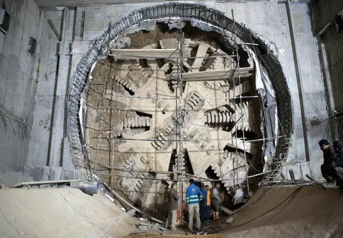 گزارش تصویری| اتمام عملیات حفاری تونل خط ۶ مترو