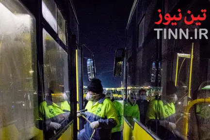 ضدعفونی و شستشوی اتوبوس های شهری اراک برای پیشگیری از کرونا