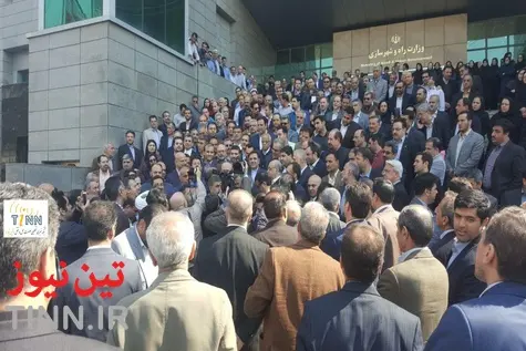 (تصاویر) استقبال از آخوندی پس استیضاح ناموفق