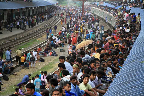 وضعیت قطارهای مسافربری بنگلادش در تعطیلات عید قربان – ایستگاه قطار داکا