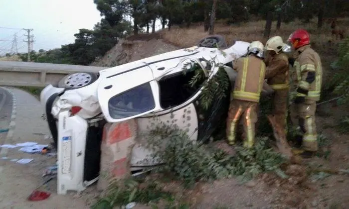 ۲۱ درصد تصادفات در جاده های زنجان واژگونی خودرو بوده است