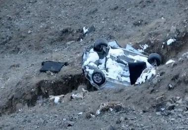 سقوط «دنا» به دره در جاده چالوس/ ۳ نفر کشته شدند