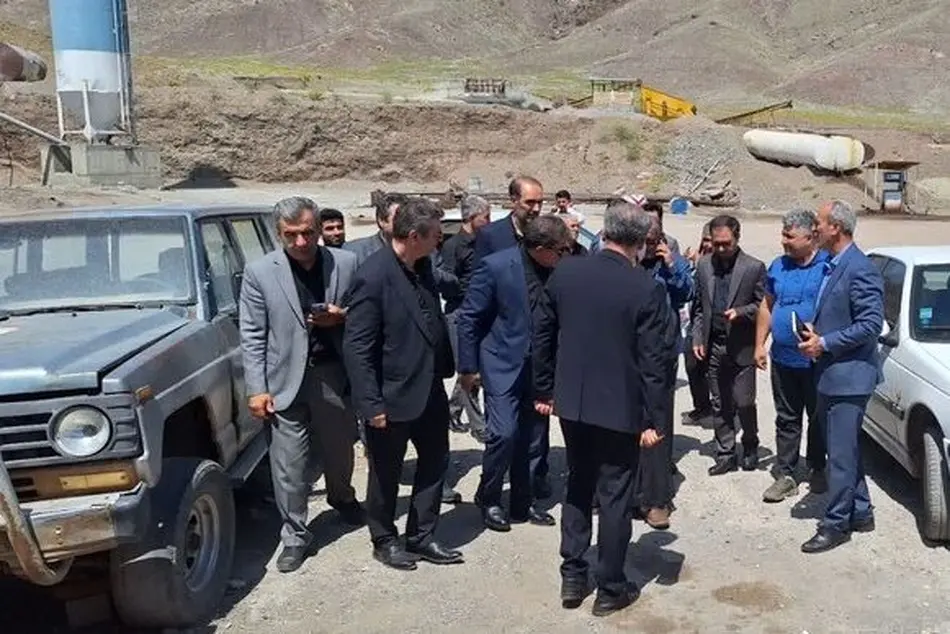 تنها 30 درصد از جاده خوی به رازی برای بهره برداری باقی مانده است