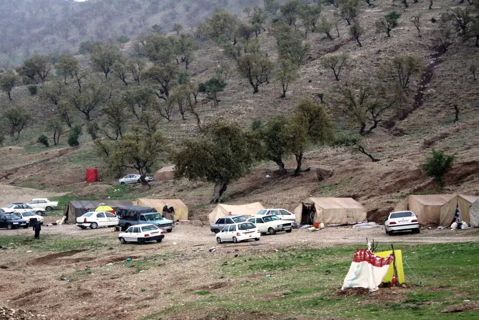 چادرهای گردشگران جمع آوری می‌شود