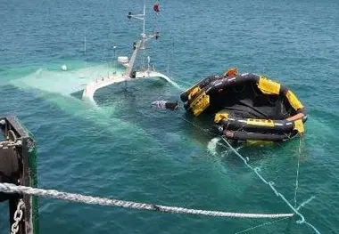 خارج سازی ۱۵ فروند مغروقه از آبراه اروند؛ پروژه صنایع دریافن قشم وارد فاز عملیاتی شد