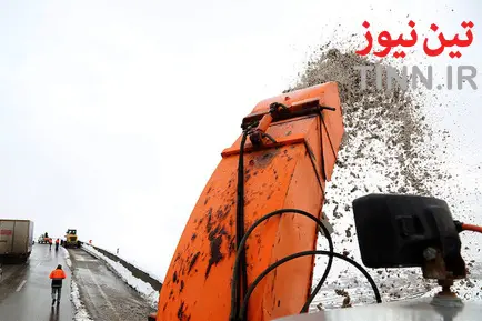 عملیات راهداری زمستانی در جاده هراز
