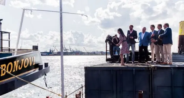 Electric inland vessel christened in Rotterdam