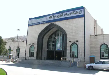 ۲ هزار و ۳۶۳ متر نصب خط و تعویض ریل در راه‌ آهن منطقه اراک 