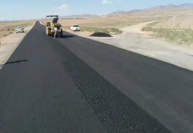 ایمن سازی راه ها در دل کویر؛ اجرای روکش آسفالت ۳۳۳ کیلومتر از محورهای جنوب سیستان و بلوچستان

