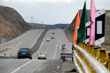 تردد بیش از  11.8 میلیون وسیله نقلیه در محورهای استان زنجان 