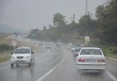 
جاده‌های مازندران بارانی و لغزنده
