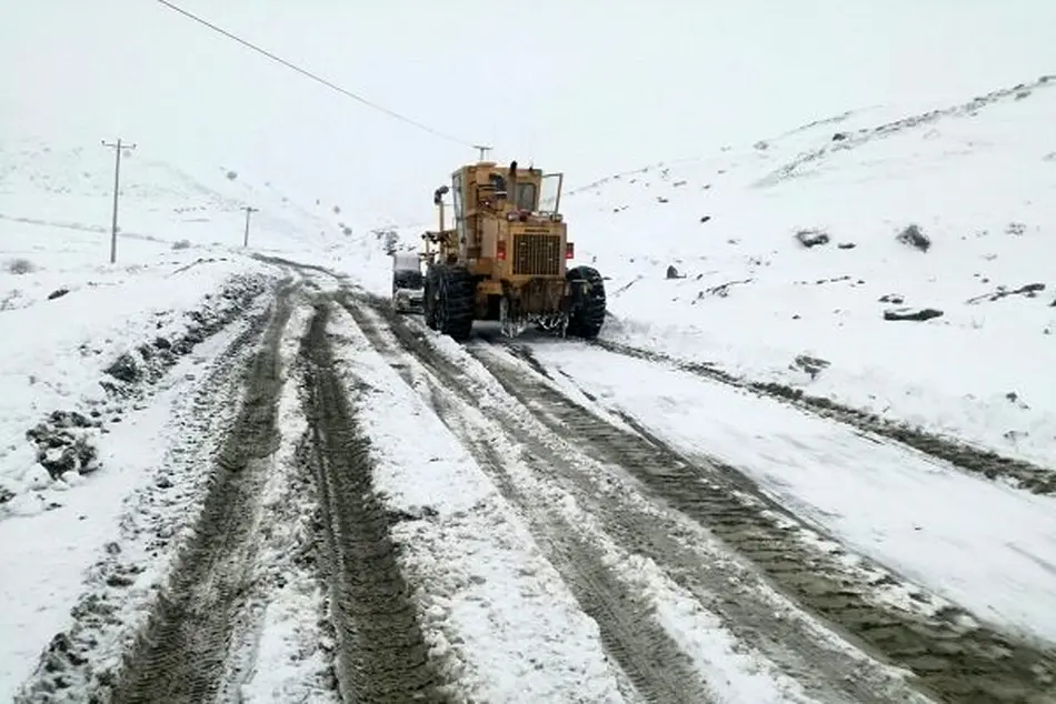 برف‌روبی بیش از ۹۰۰۰ کیلومتر از محورها 