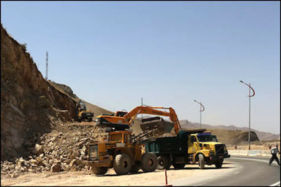 پروژه احداث چهارخطه گردنه صلوات آباد سنندج ۴۰ درصد پیشرفت دارد
