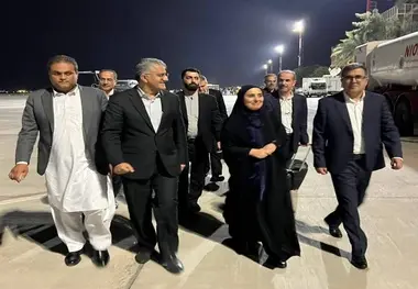 وزیر راه و شهرسازی وارد فرودگاه بین المللی شهدای زاهدان شد 