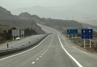 اجرای قطعات باقی مانده آزاد راه ارومیه- تبریز باید سرعت یابد