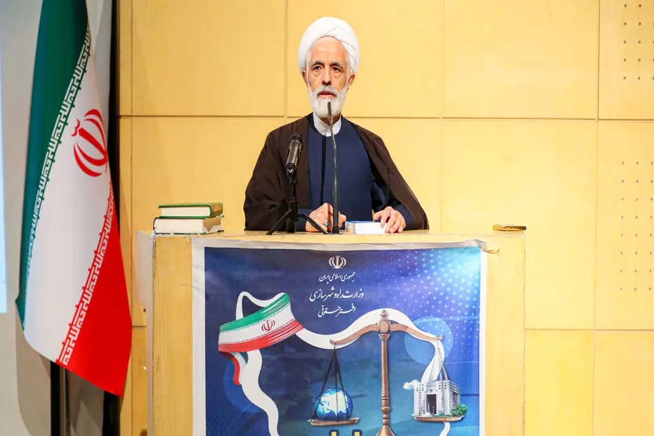 وزیر راه و شهرسازی یکی از وزرای پرکار دولت است/پشتیبانی معاونت حقوقی ریاست جمهوری برای پیشبرد قراردادهای کریدوری بین المللی