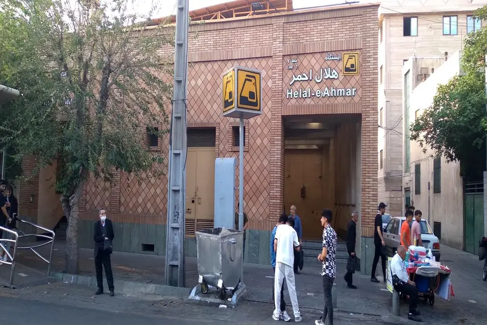 ورودی جنوبی ایستگاه مترو هلال احمر، بزودی افتتاح میشود