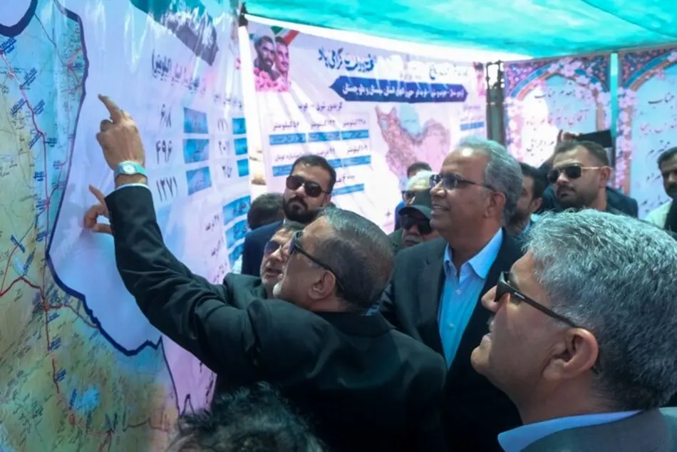 چابهار، هاب ترانزیتی شرق کشور؛ بزرگراه زاهدان - خاش تا سال ۱۴۰۵ به بهره برداری می رسد