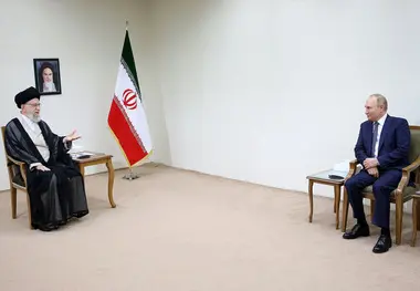 تاکید رهبر انقلاب بر راه‌ اندازی خط آهن رشت- آستارا 