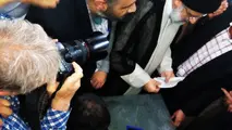 سید ابراهیم رییسی رای خود را به صندوق انتخابات انداخت