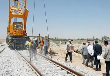توانایی ذوب آهن اصفهان در تولید ۲۵۰۰ تن ریل سوزنی