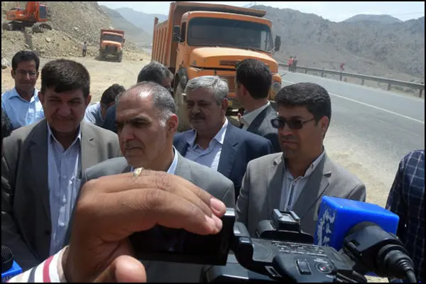 بازدید معاون وزیر راه و شهرسازی از پروژه‌های راهسازی در جنوب کرمان