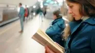 نگاهی به وضعیت کتاب‌خوانی در متروهای جهان