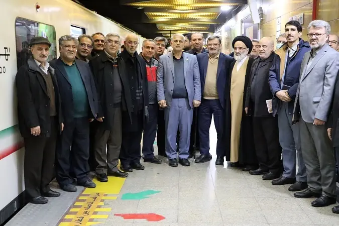 بازدید نمایندگان مجلس و مدیران سازمان برنامه و بودجه از پروژه قطار ملى مترو