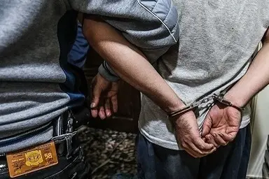 شگرد جدید تبهکاران و سارقان برای سرقت از رانندگان زن و پیاده شدن آنان از خودرو