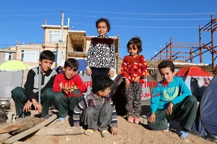 ثلاث