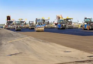 Frankfurt Airport lays new asphalt surface on Runway 18 West