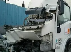مرگ راننده کامیون کشنده بر اثر بی‌احتیاطی
