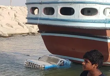 علت حادثه سقوط وانت بار چه بود؟