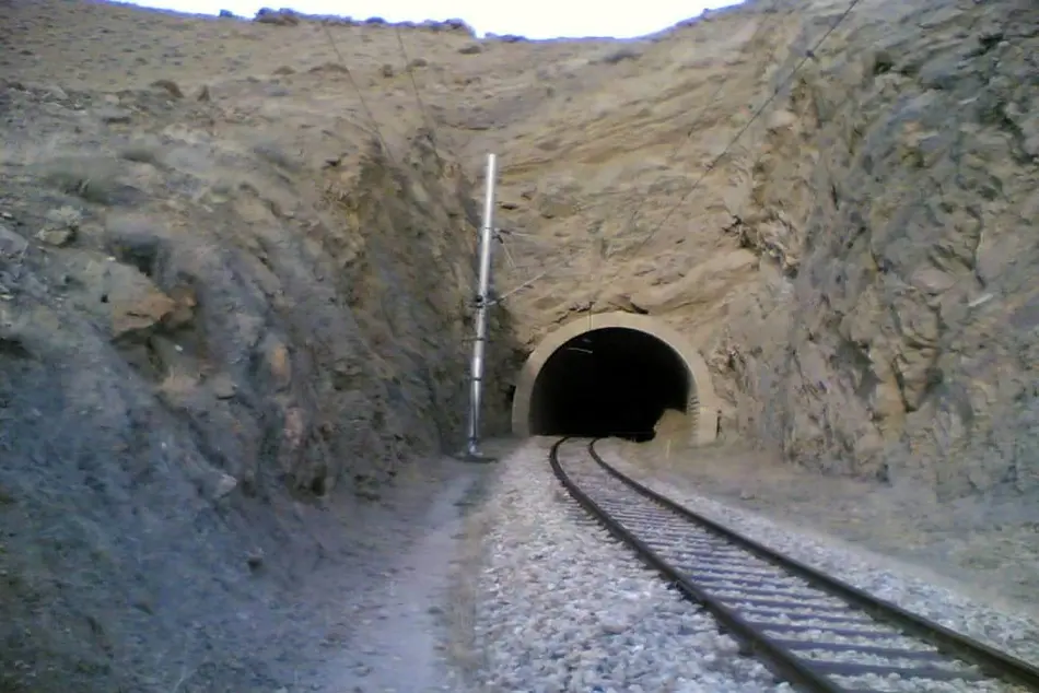 نگاهی بر قدیمی ترین خط ریلی ایران؛ مروری بر راه آهن برقی تبریز جلفا