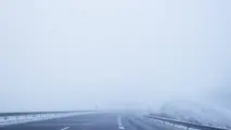 مه غلیظ دید رانندگان را در ارتفاعات شمالی زنجان کاهش داده است