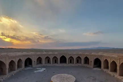 کاروانسرای نیستانک 