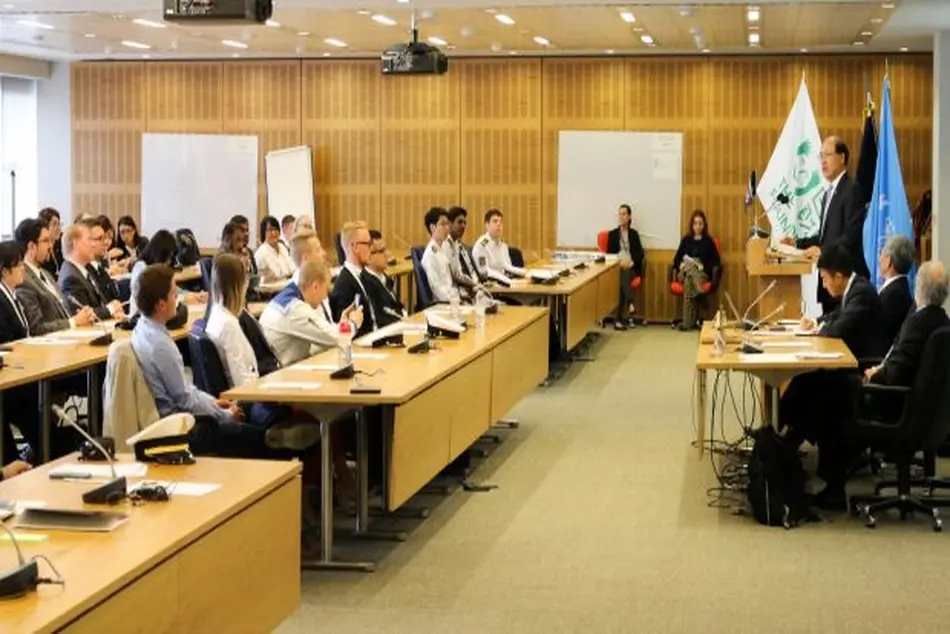 Next generation of maritime workers visit IMO