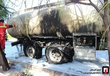 واژگونی تانکر بنزین در خیابان شریعتی؛ ۱۰ خودرو در آتش سوختند