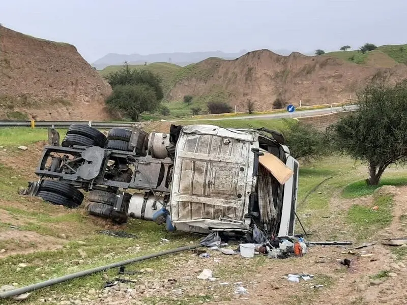 واژگونی تریلر در جاده مهاباد - بوکان ۲ کشته برجاگذاشت
