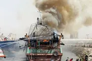 آتش سوزی در اسکله بندر پارسیان/ ۱۰ فروند شناور سوخت